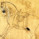 Desenho pahari c. 1750: cavalo cinza selado, de perfil, com manta florida, sobre papel envelhecido